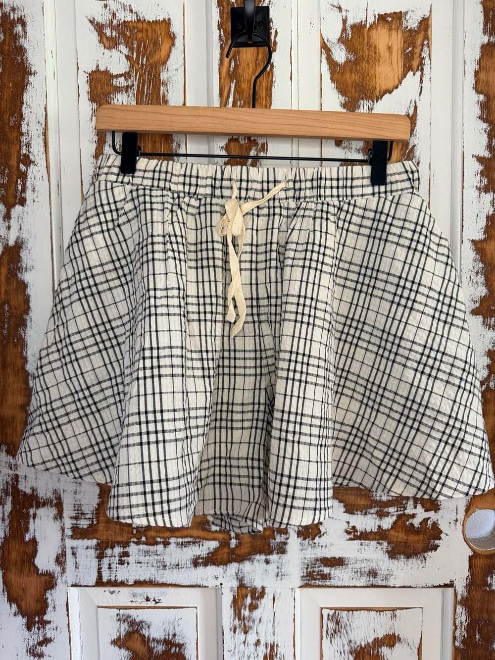 In February Women’s Plaid Shorts Size M Cream Black Cotton Casual Cottagecore